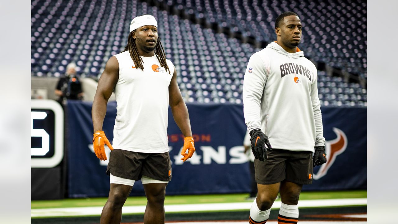 Ravens Rival Browns Sign RB Kareem Hunt to Replace Injured Nick Chubb -  Sports Illustrated Baltimore Ravens News, Analysis and More