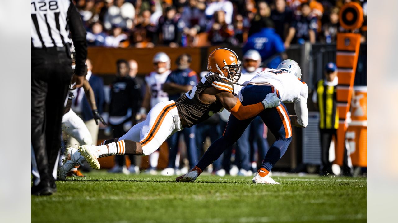 Running the ball a 'luxury' Browns offense struggled to afford falling into  early hole against Patriots 