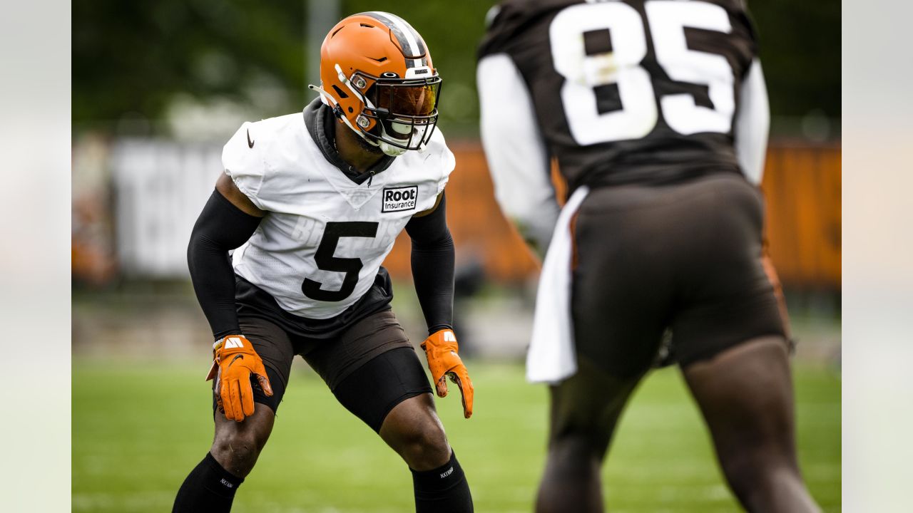 Cleveland Browns' Jordan Elliott finds new focus with new family life