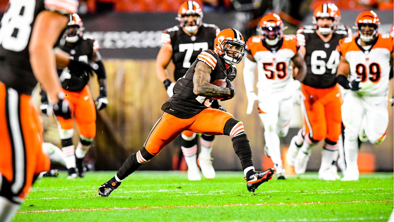 Browns haunt Bengals in blowout Halloween win, Nick Chubb tacks on