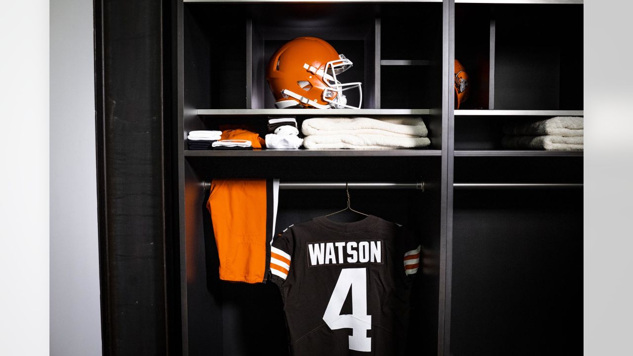 Cleveland Browns Considering Full-Time Switch To White Facemask