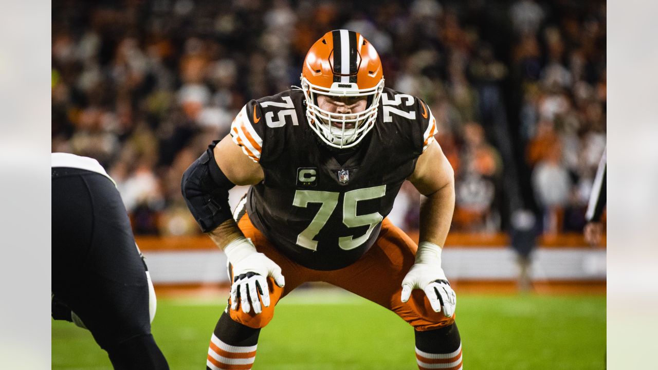 Joel Bitonio Cleveland Browns Player-Issued #75 Brown Jersey from the 2022  NFL Season