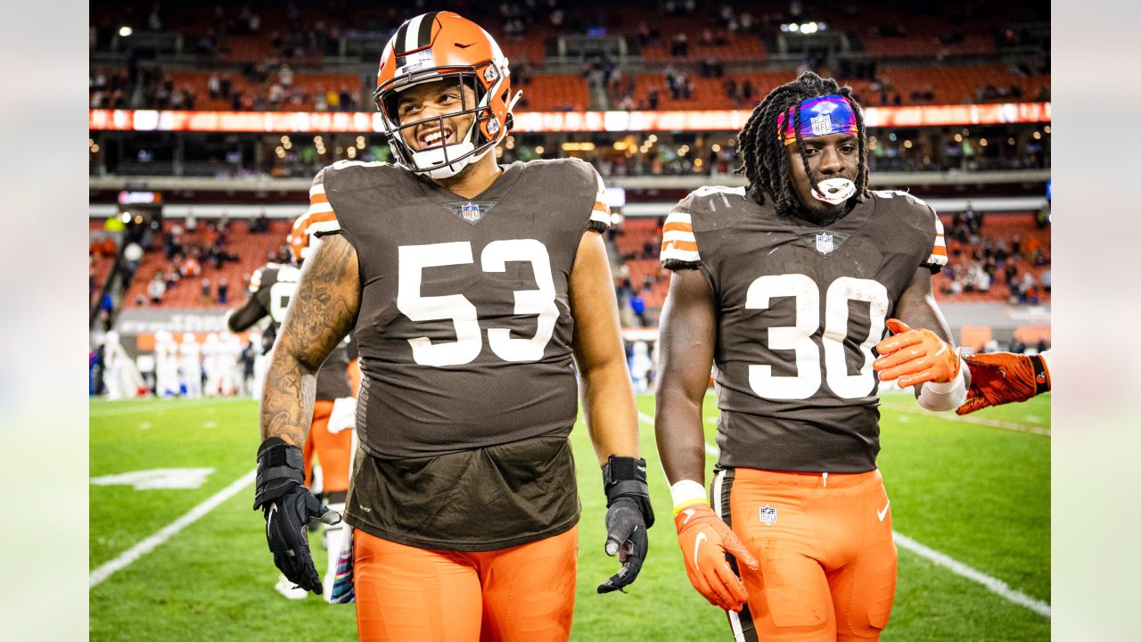 Cleveland Browns offensive tackle Chris Hubbard (74) lines up for play  during an NFL football game against the Indianapolis Colts, Sunday, Oct.  11, 2020, in Cleveland. (AP Photo/Kirk Irwin Stock Photo - Alamy