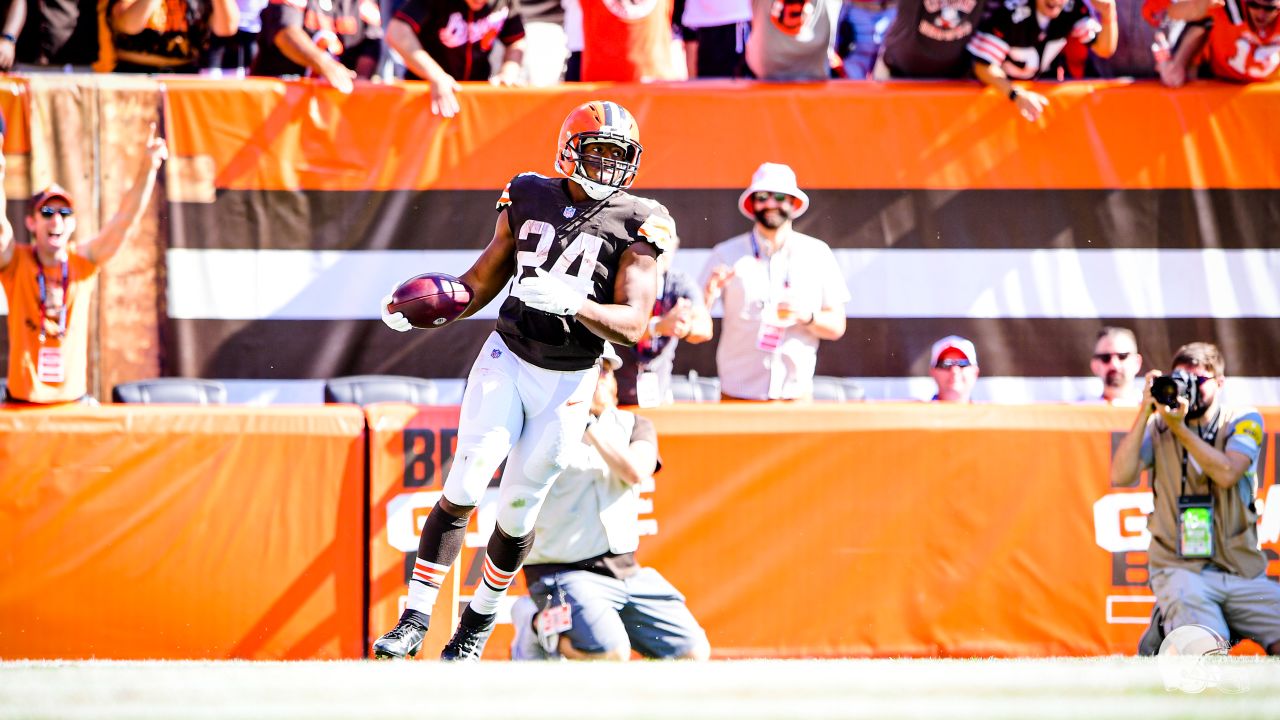 Browns overcome sloppy first half to down Texans, 31-21, in home opener 