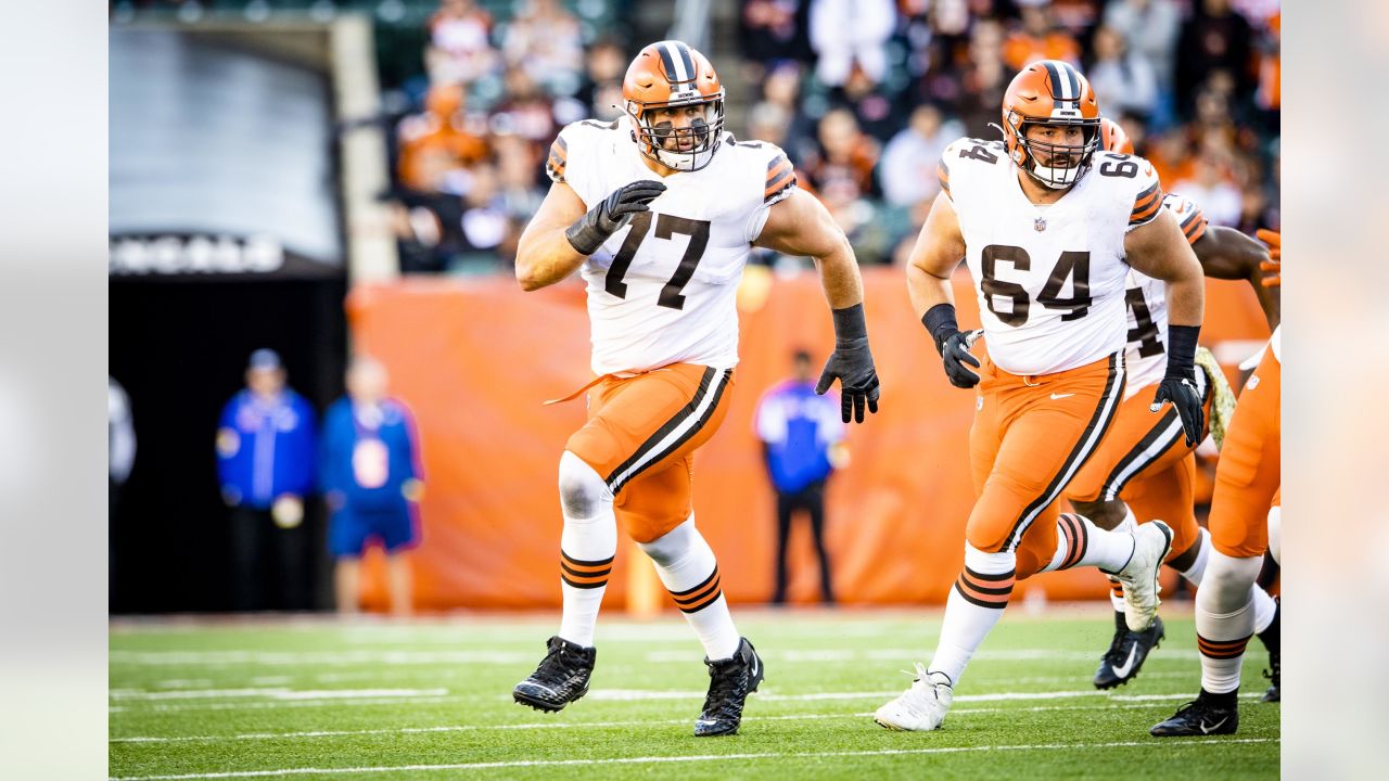 Cleveland Browns guard Wyatt Teller (77) looks to make a block during an  NFL football game against the Cincinnati Bengals, Sunday, Jan. 9, 2022, in  Cleveland. (AP Photo/Kirk Irwin Stock Photo - Alamy