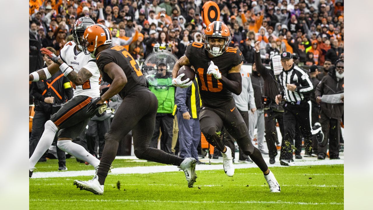 Cleveland Browns offensive tackle Chris Hubbard (74) looks to make a block  during an NFL football game against the Indianapolis Colts, Sunday, Oct.  11, 2020, in Cleveland. (AP Photo/Kirk Irwin Stock Photo - Alamy