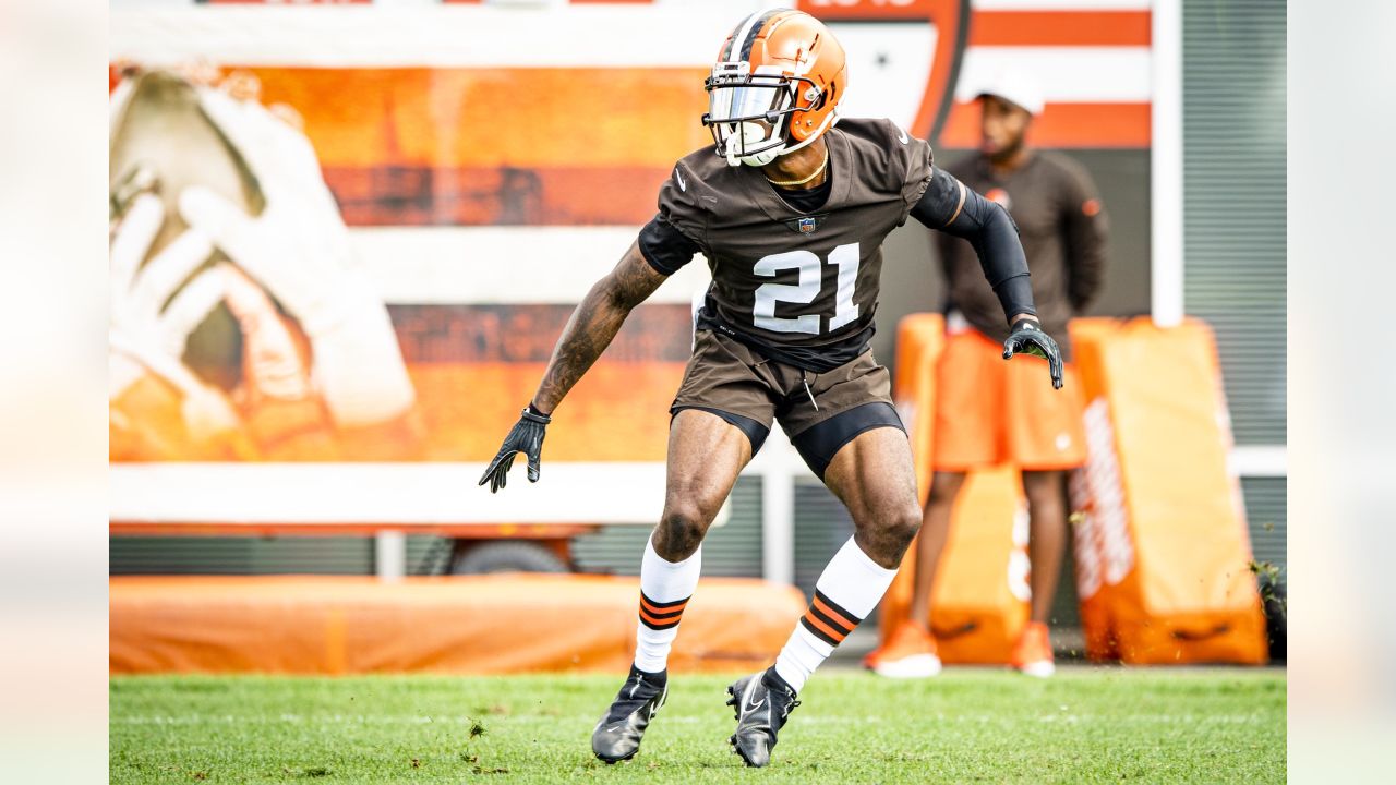 Browns top cornerback Denzel Ward limited in practice as he progresses from  latest concussion