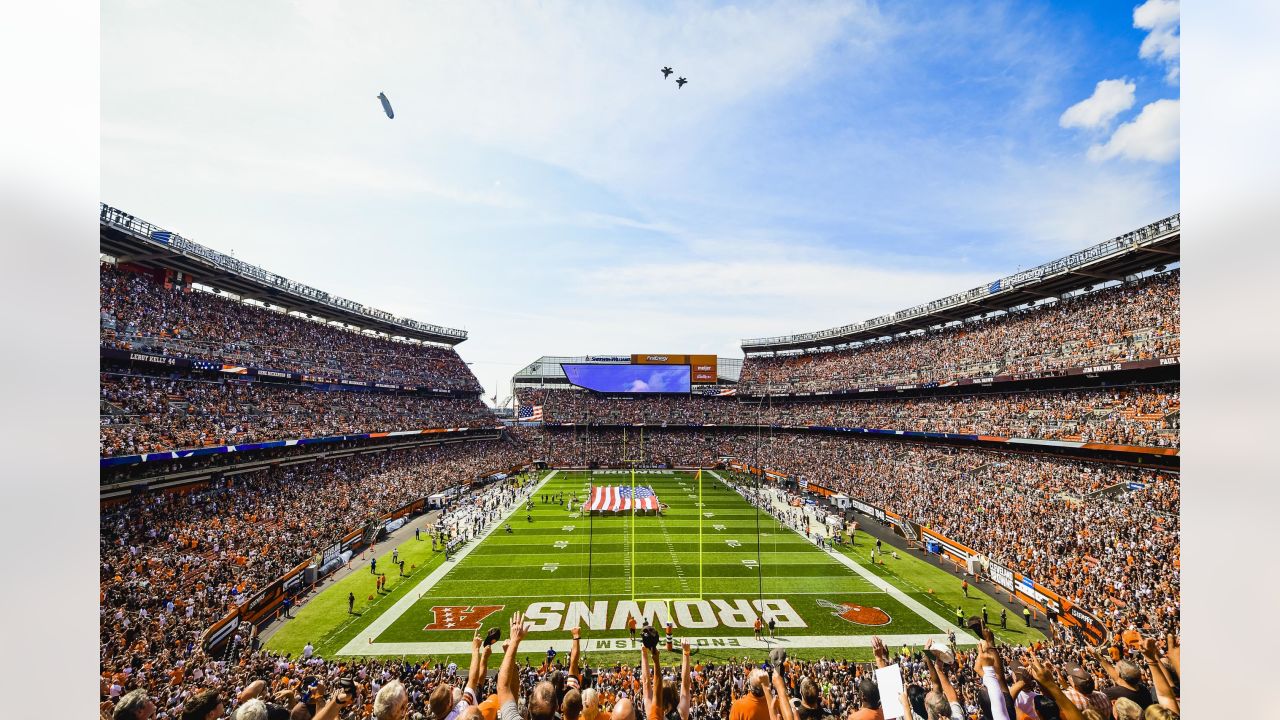 910th Herc performs flyover for Cleveland Browns game > Youngstown