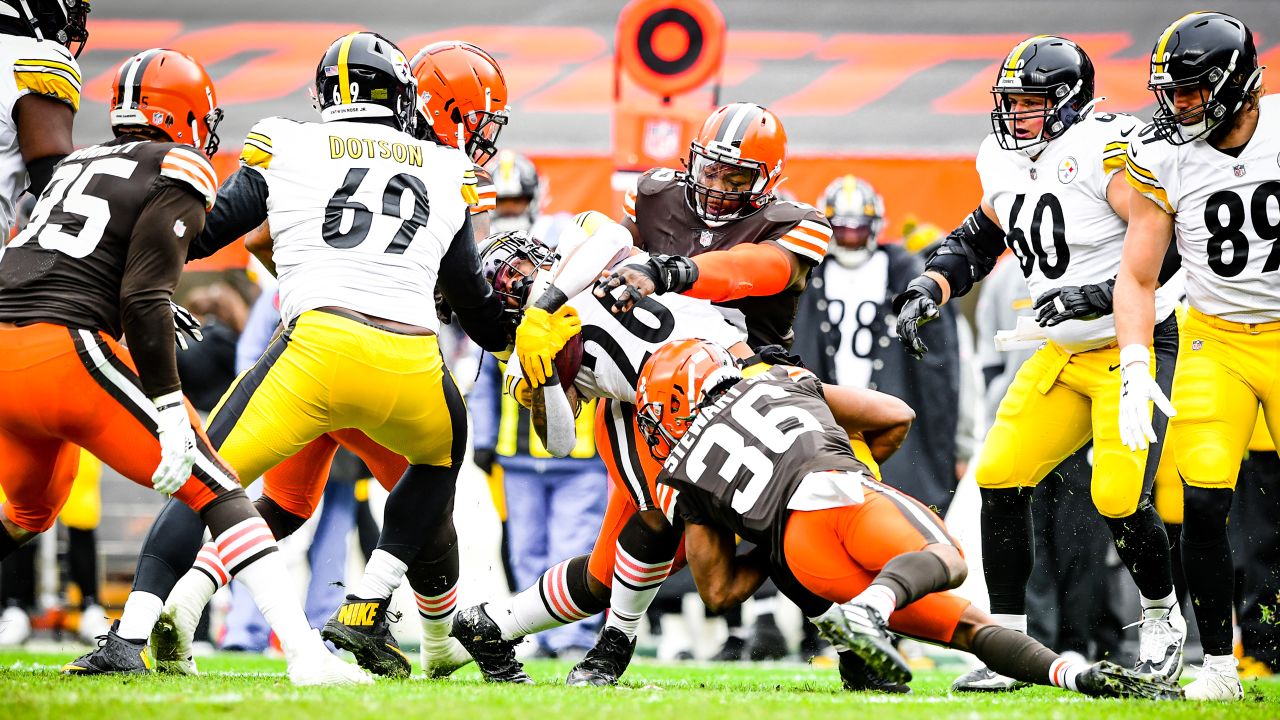 Photos: Week 17 - Steelers at Browns Game Action