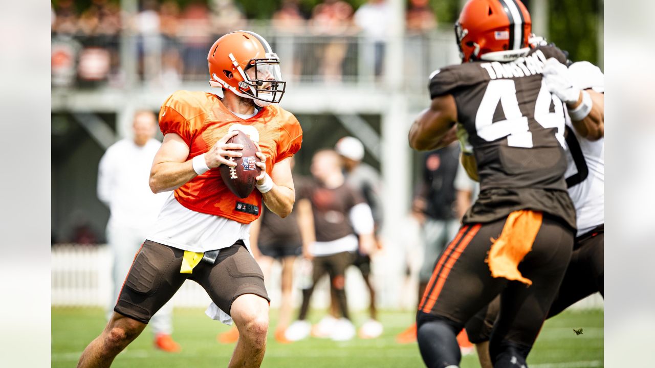 Greg Newsome II and Baker Mayfield compare size of chips on their  shoulders: Crowquill 