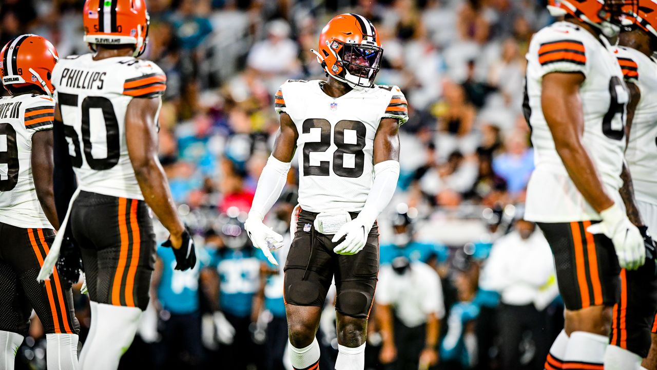 Jeremiah Owusu-Koramoah steals the show, and other takeaways from the Browns'  23-13 victory over the Jaguars 