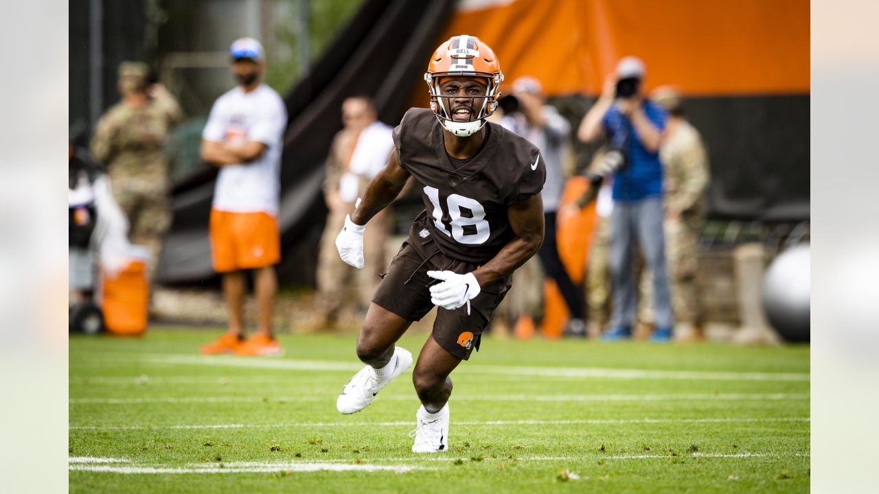 Cleveland Browns receiver David Bell participates in a drill during an NFL  football practice, Friday, May 13, 2022, in Berea, Ohio. (AP Photo/David  Dermer Stock Photo - Alamy