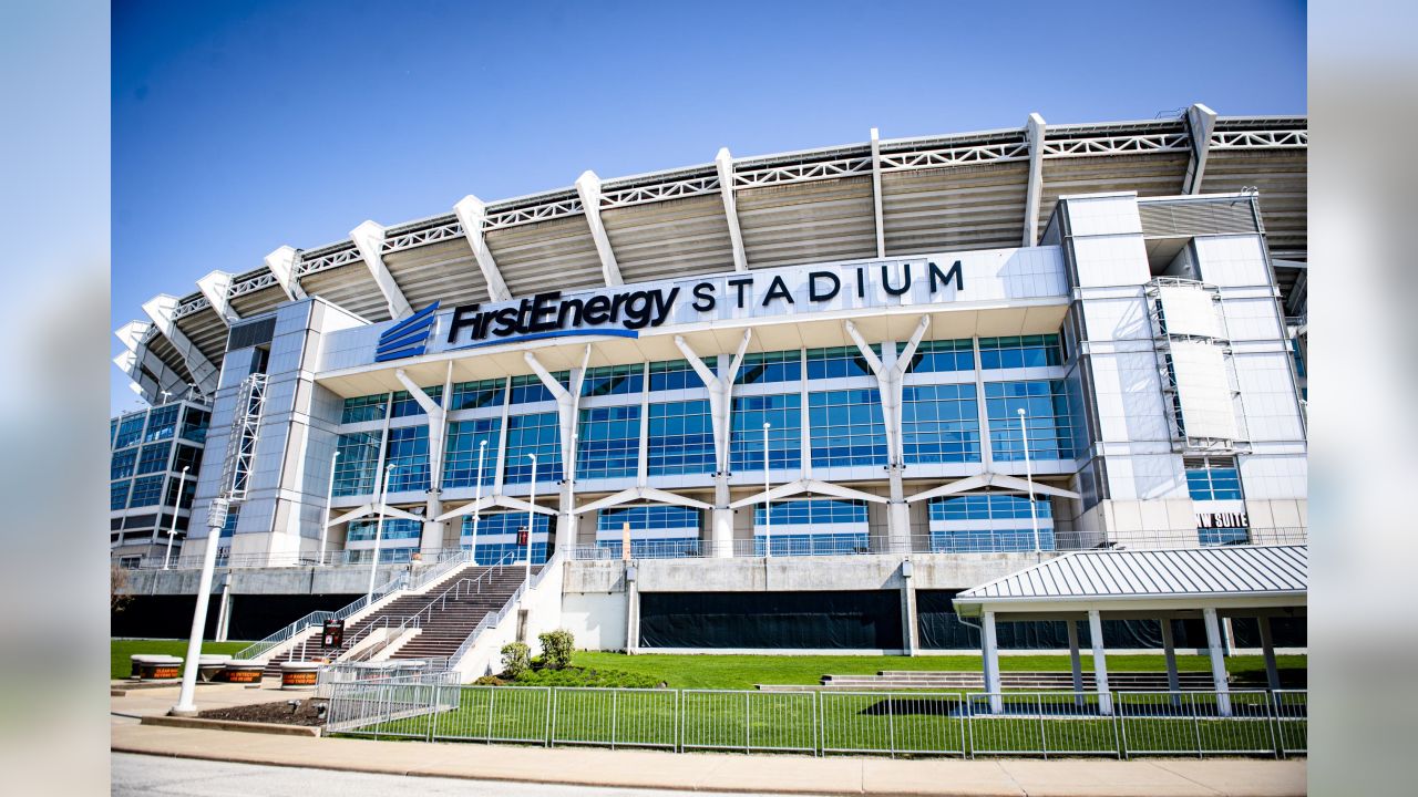 File:Cleveland Browns Stadium Facade.jpg - Wikipedia