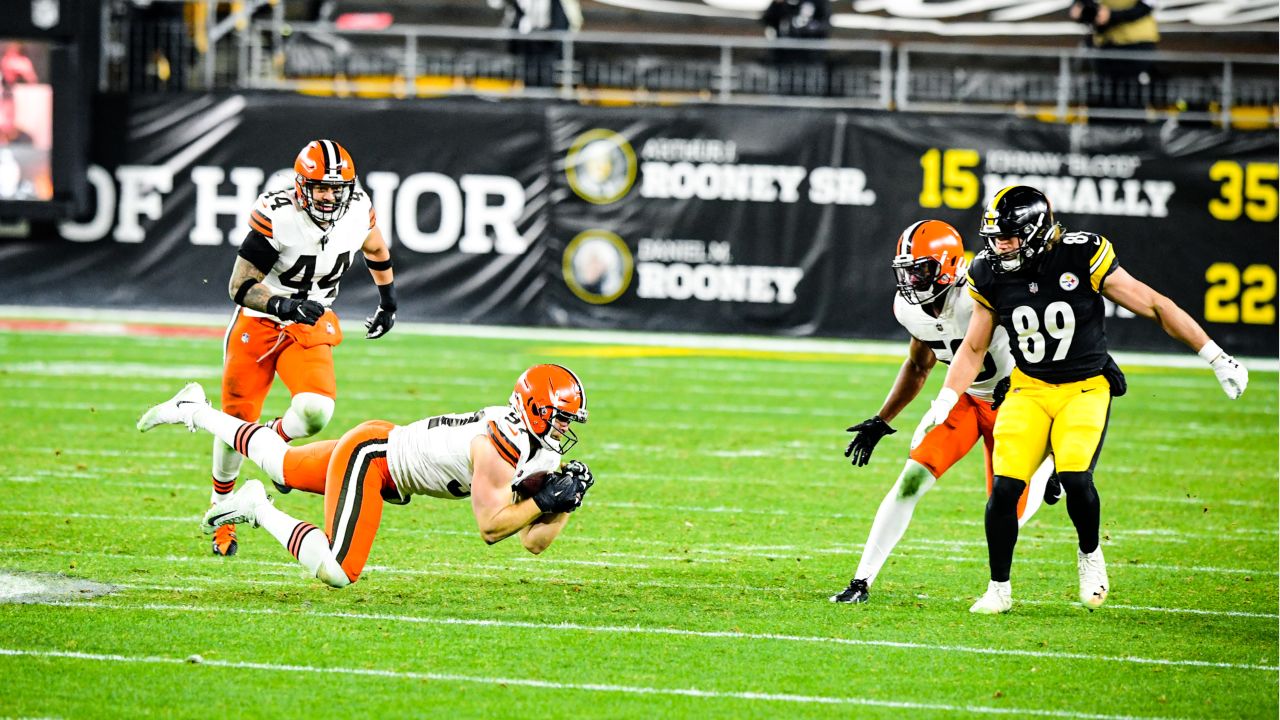 NFL Playoffs: Browns dominate Steelers in wild-card round