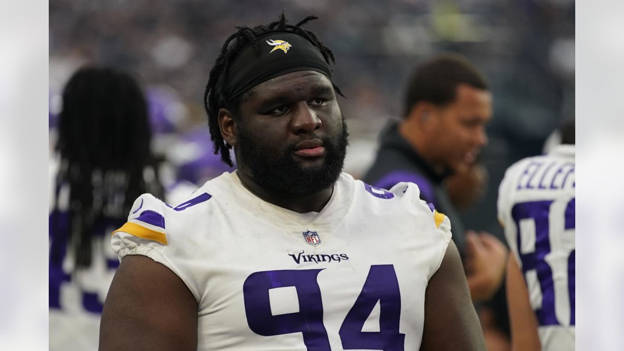 Vikings place DT Dalvin Tomlinson on COVID-19 reserve list