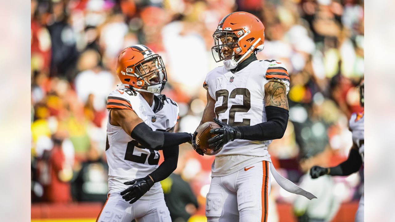 PHOTOS: Commanders beat Browns 17-15