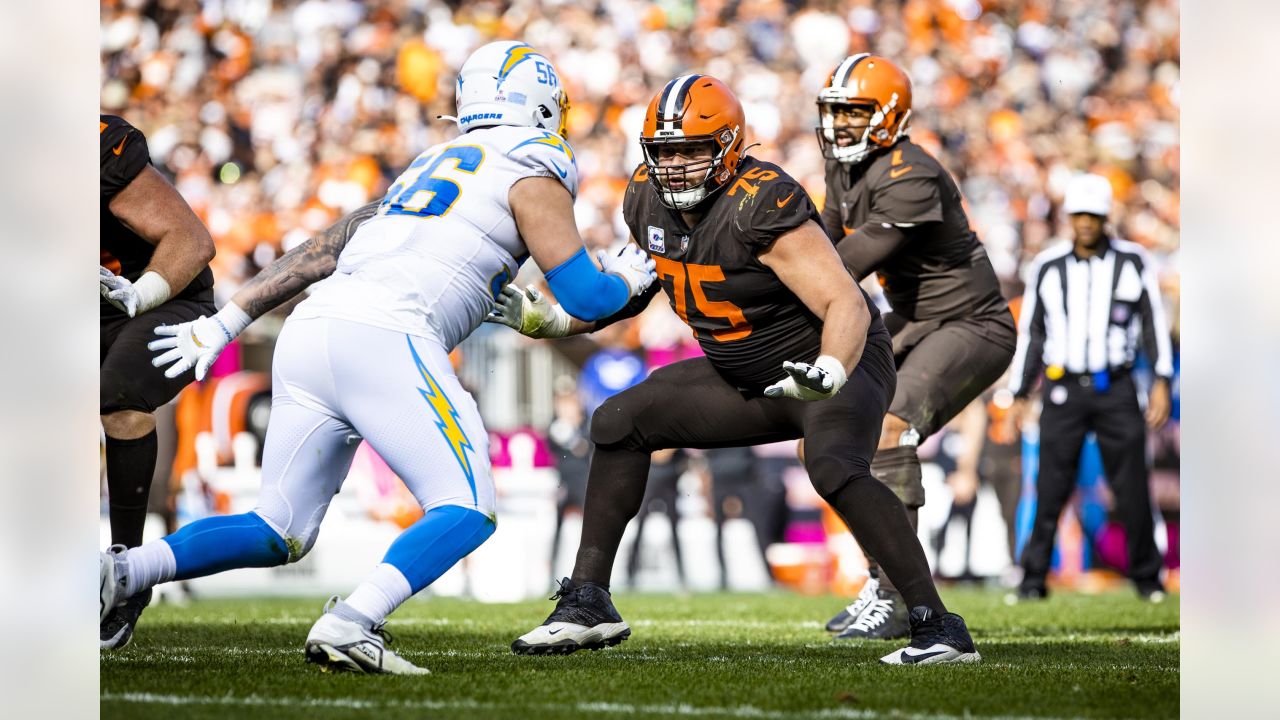 Cleveland Browns offensive guard Joel Bitonio (75) lines up during an NFL  football game against the Los Angeles Rams, Sunday, Sept. 22, 2019, in  Cleveland. The Rams won 20-13. (AP Photo/David Richard