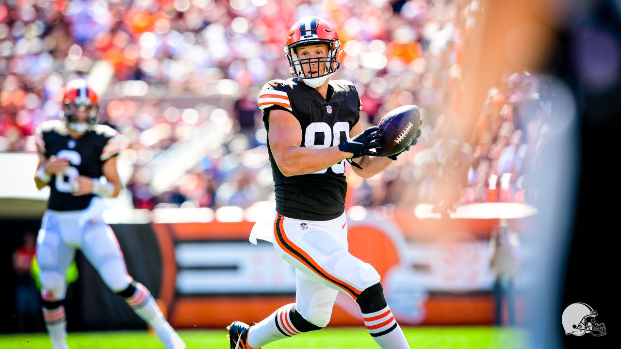 Browns overcome sloppy first half to down Texans, 31-21, in home opener 