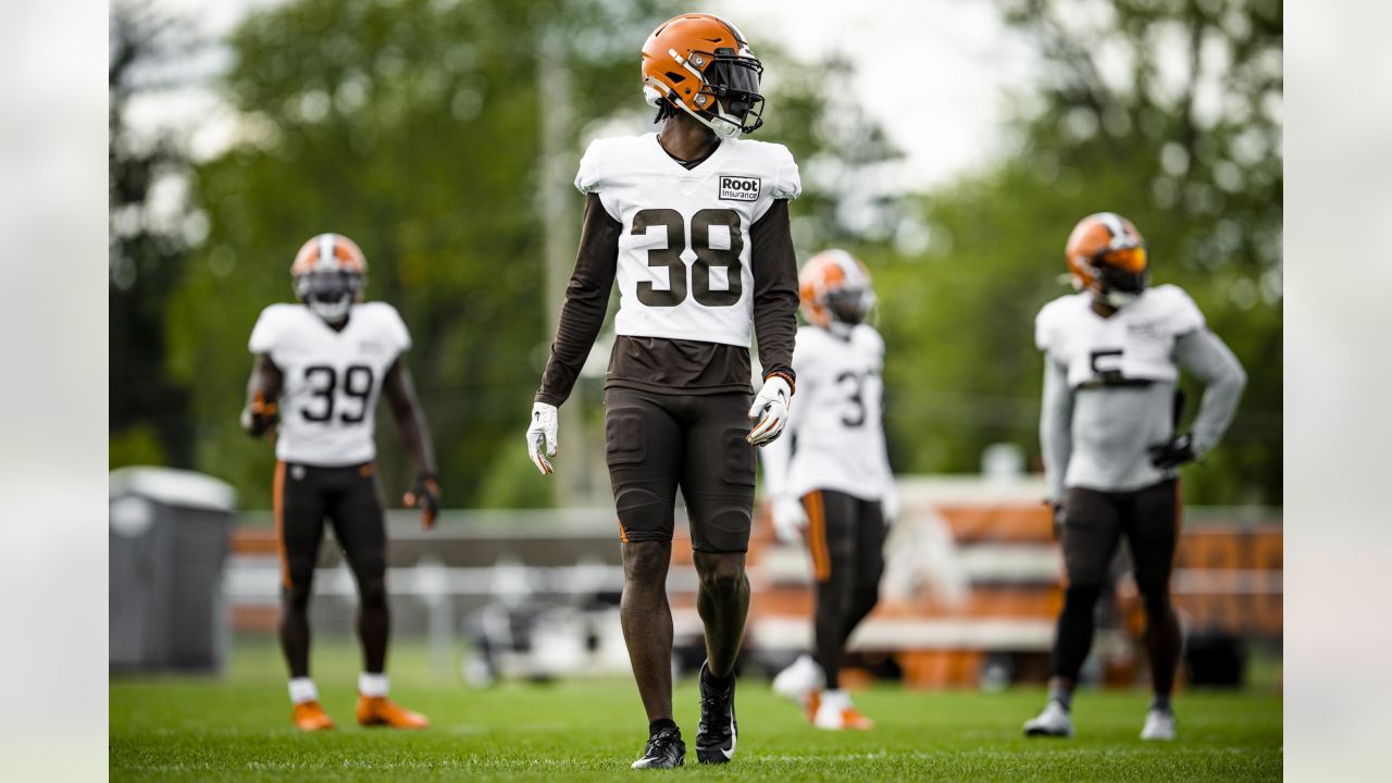 Cleveland Browns offensive tackle James Hudson III (66) lines up for a play  during an NFL football game against the Baltimore Ravens, Sunday, Dec. 12,  2021, in Cleveland. (AP Photo/Kirk Irwin Stock