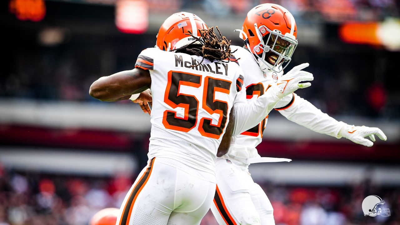 Kareem Hunt brings angry style to Cleveland Browns running game