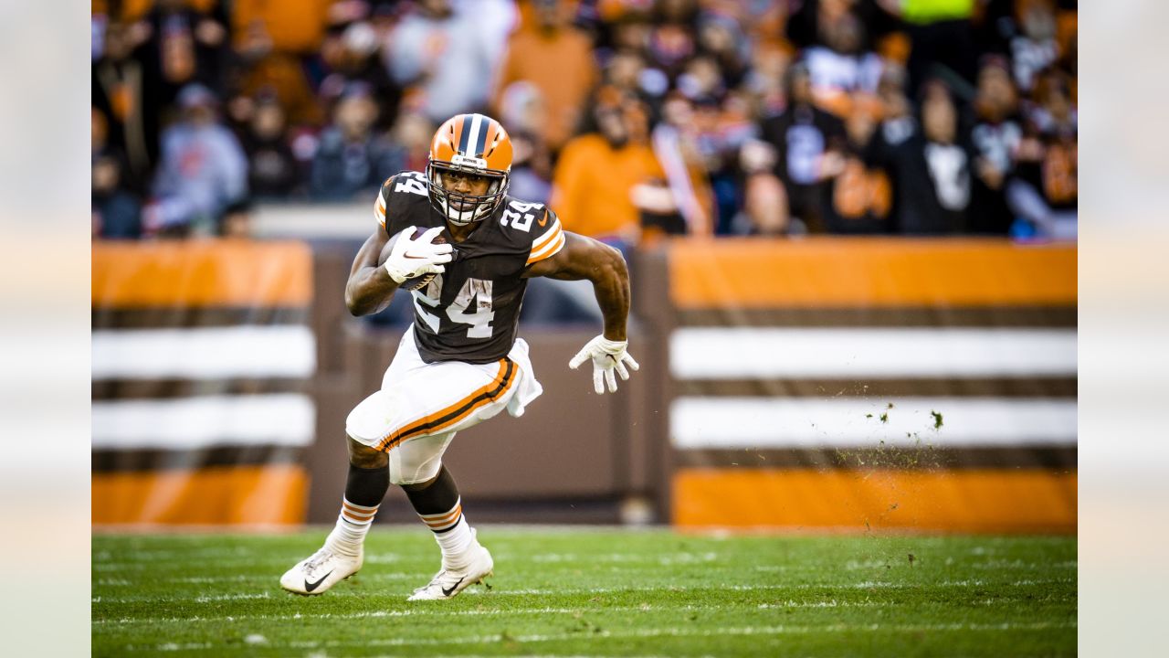 Nick Chubb Cleveland Browns Unsigned Running Photograph