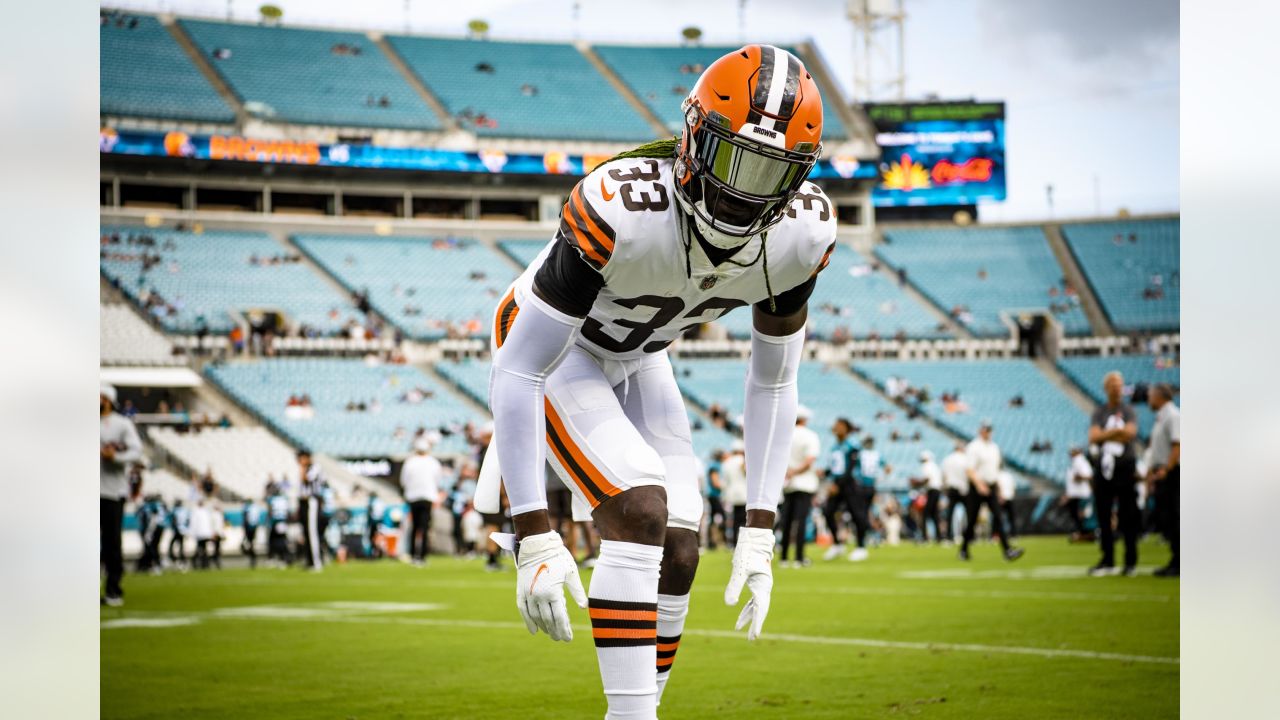 Browns roster moves to 53: Rookies Michael Woods II & D'Anthony