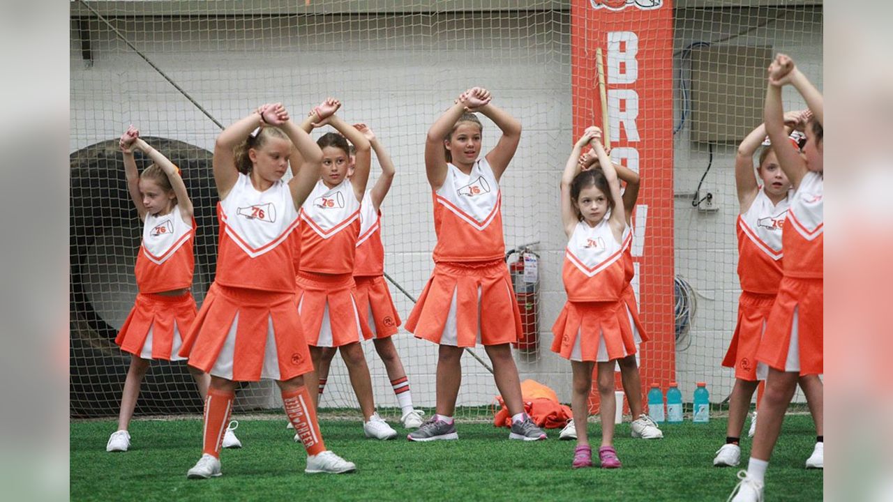 Aug. 21, 2011 - Berea, Ohio, U.S - Members of the Lou Groza Browns youth  football team watch the Cleveland Browns practice at the Cleveland Browns  Training Facility in Berea, Ohio. (Credit