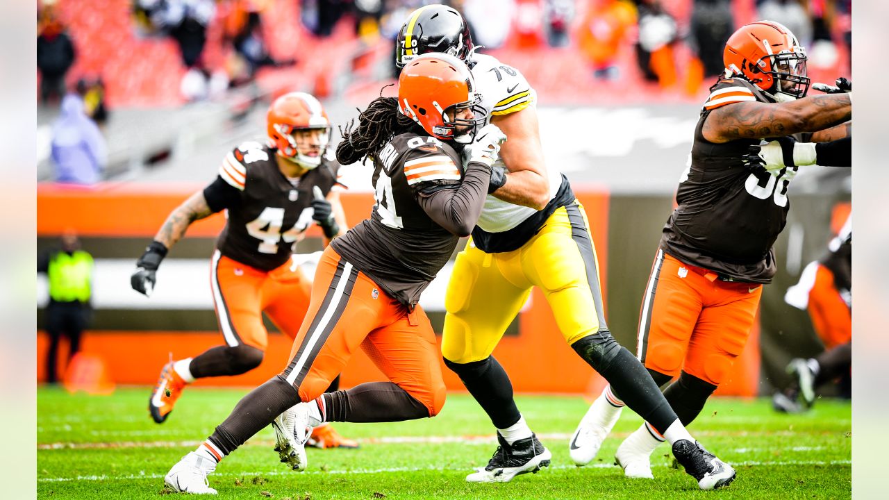 Photos: Week 17 - Steelers at Browns Game Action