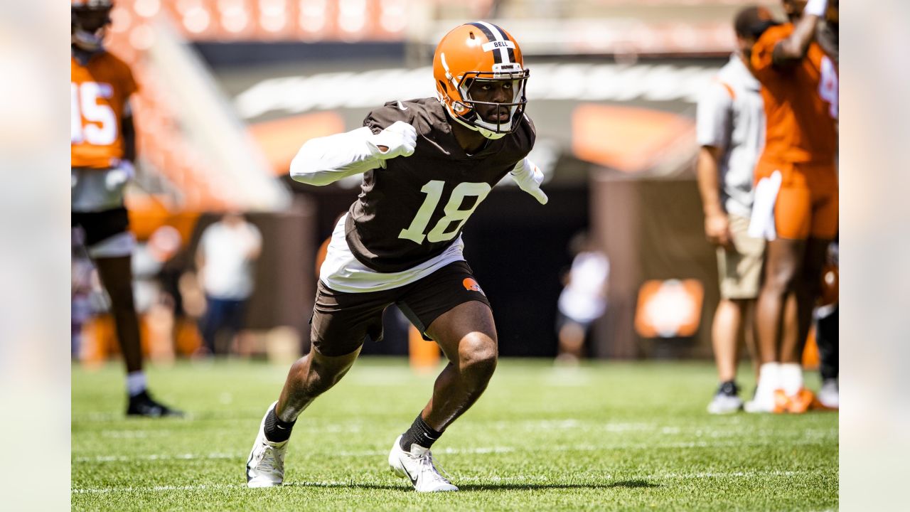 Cleveland Browns receiver David Bell participates in a drill during an NFL  football practice, Friday, May 13, 2022, in Berea, Ohio. (AP Photo/David  Dermer Stock Photo - Alamy