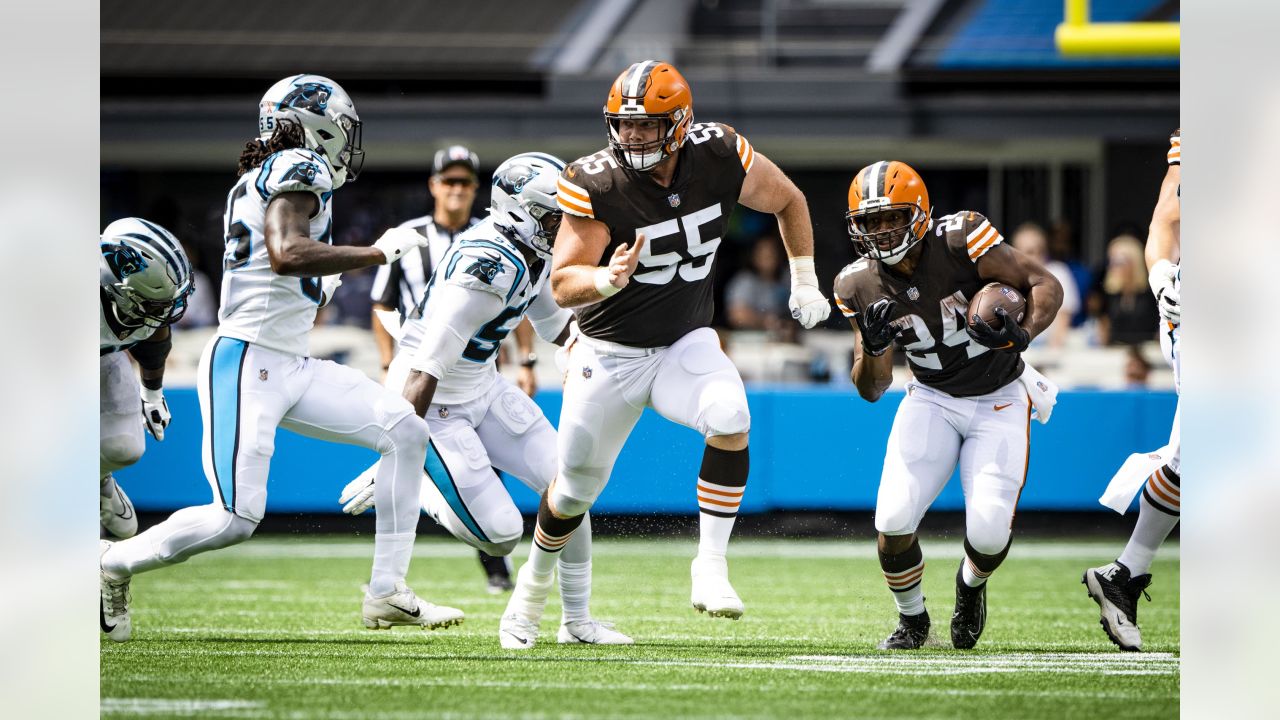 Source - Browns agree to re-sign center Ethan Pocic - ESPN