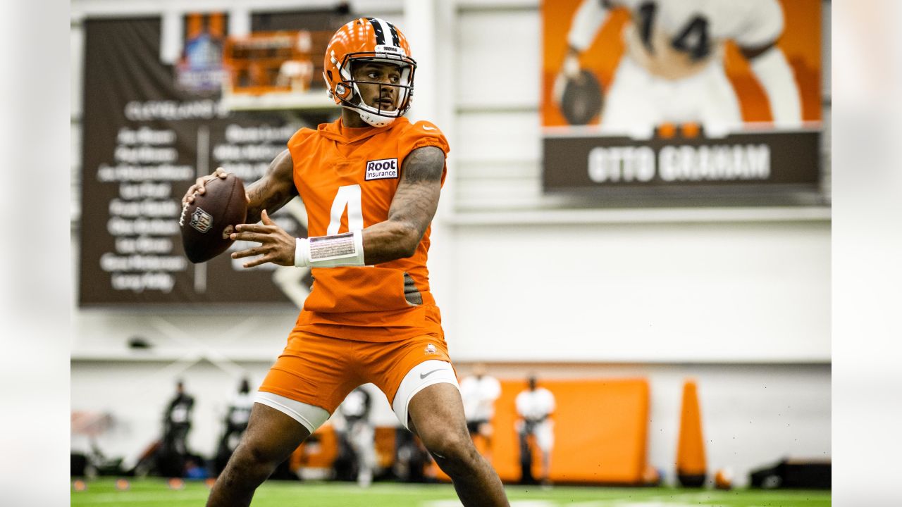 Cleveland Browns Share Well Wishes for Damar Hamlin After Collapse on  Monday Night Football - Sports Illustrated Cleveland Browns News, Analysis  and More