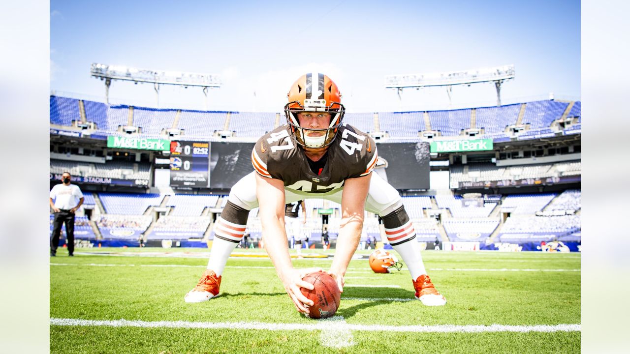 Jacksonville, FL, USA. 29th Nov, 2020. Cleveland Browns long snapper Charley  Hughlett (47) before 1st half NFL football game between the Cleveland  Browns and the Jacksonville Jaguars at TIAA Bank Field in