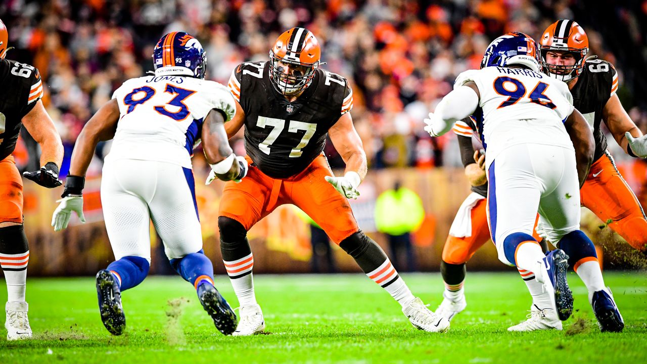 D'Ernest Johnson: Three years ago, he was working on a fishing boat. Now, Cleveland  Browns running back is a match-winning NFL player - KESQ