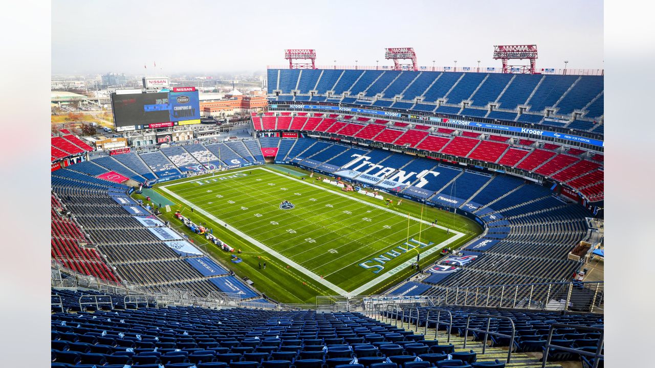 Tennessee Titans play Washington Redskins at Nissan Stadium