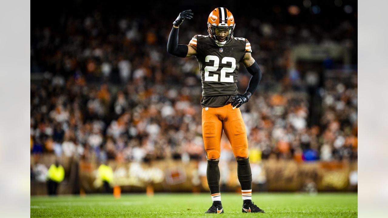 Jacob Phillips Cleveland Browns Game-Used #50 White Jersey vs. Pittsburgh  Steelers on January 3 2022