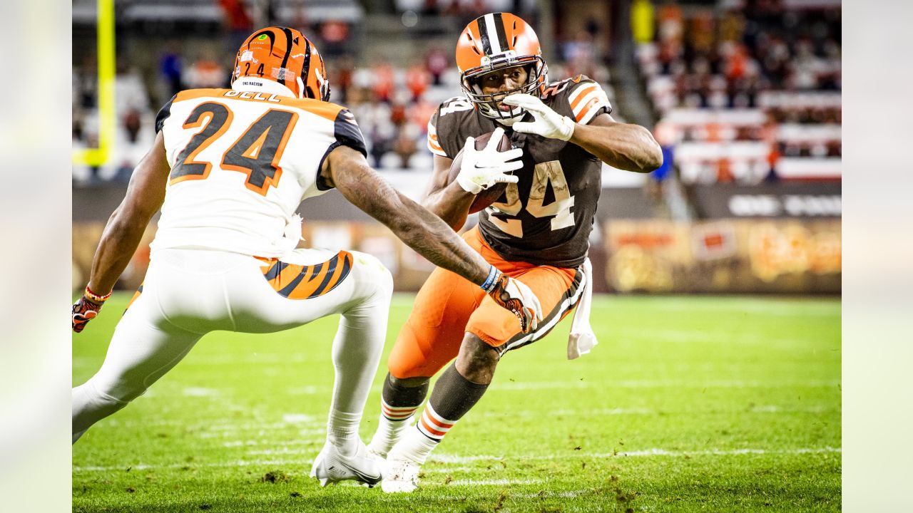 Cincinnati Bengals safety Michael Thomas (31) runs for the play during an  NFL wild-card football game against the Baltimore Ravens on Sunday, Jan.  15, 2023, in Cincinnati. (AP Photo/Emilee Chinn Stock Photo 