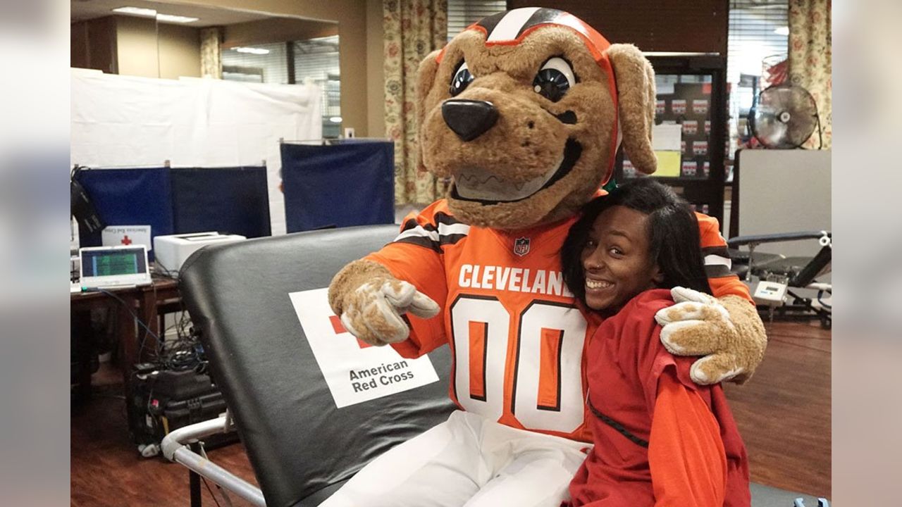 Cleveland Browns NFL Mascot Chomps Editorial Photography - Image