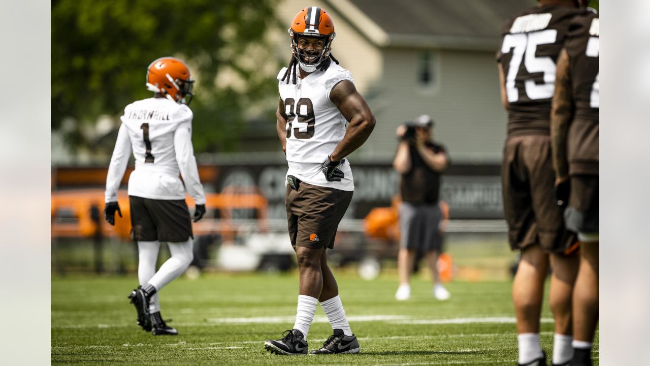 Deshaun Watson shines in first Browns minicamp practice with full team on  hand