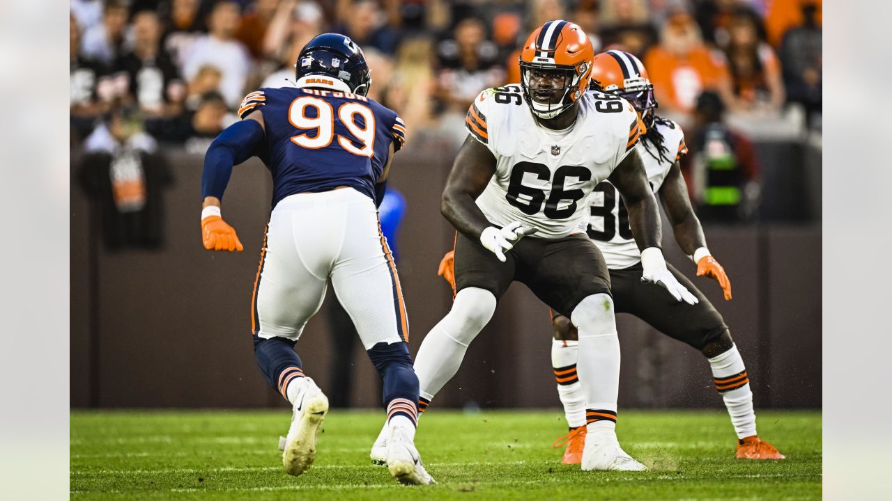 Cleveland Browns offensive tackle Jedrick Wills (71) blocks during an NFL  football game against the Chicago Bears, Sunday, Sept. 26, 2021, in  Cleveland. The Browns won 26-6. (AP Photo/David Richard Stock Photo - Alamy