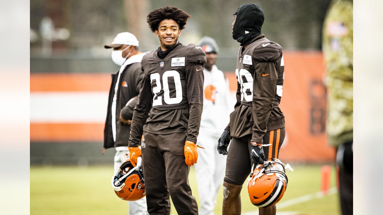 Cleveland Browns activate 4 players from COVID-19 list