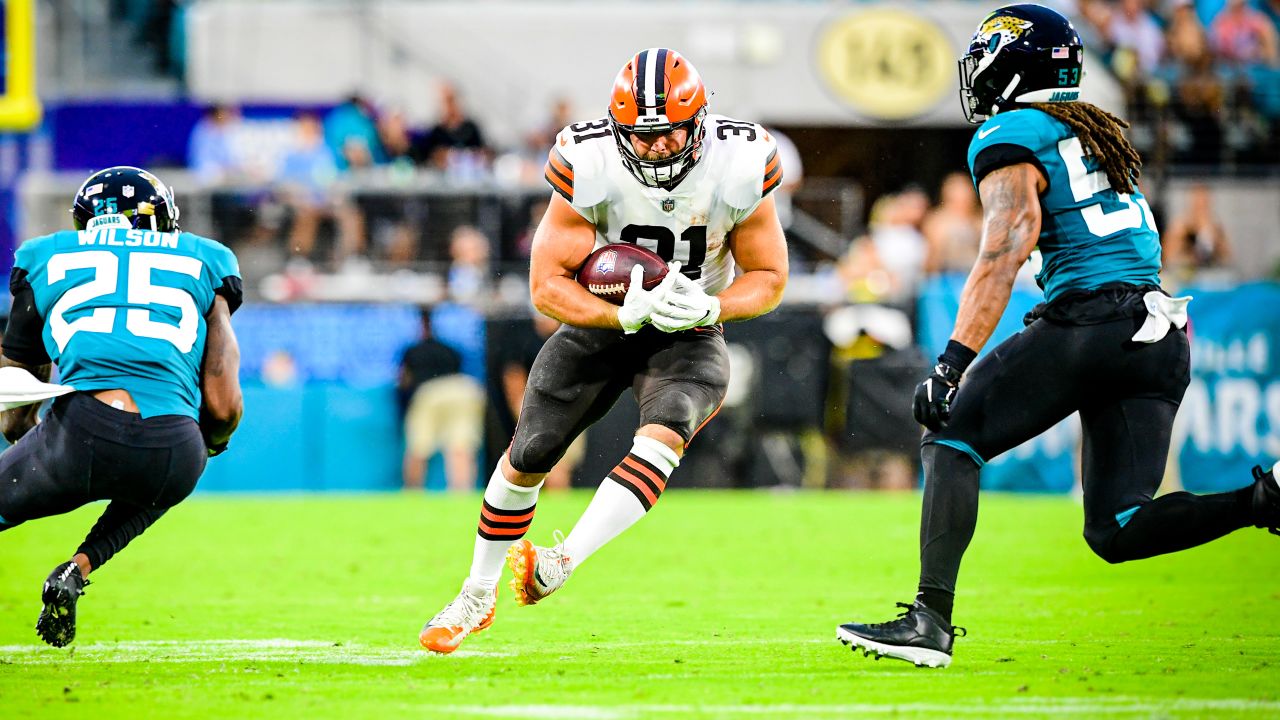 Jeremiah Owusu-Koramoah steals the show, and other takeaways from the  Browns' 23-13 victory over the Jaguars 