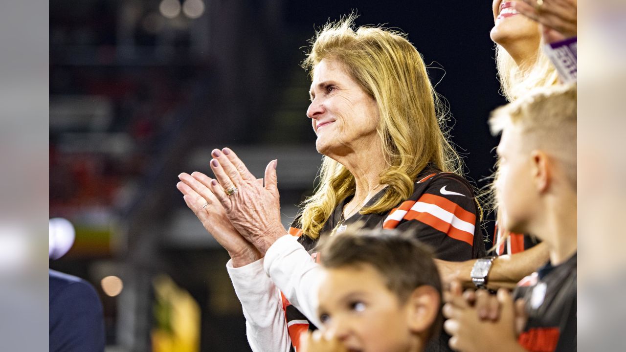 Matthews enters Browns' Ring of Honor