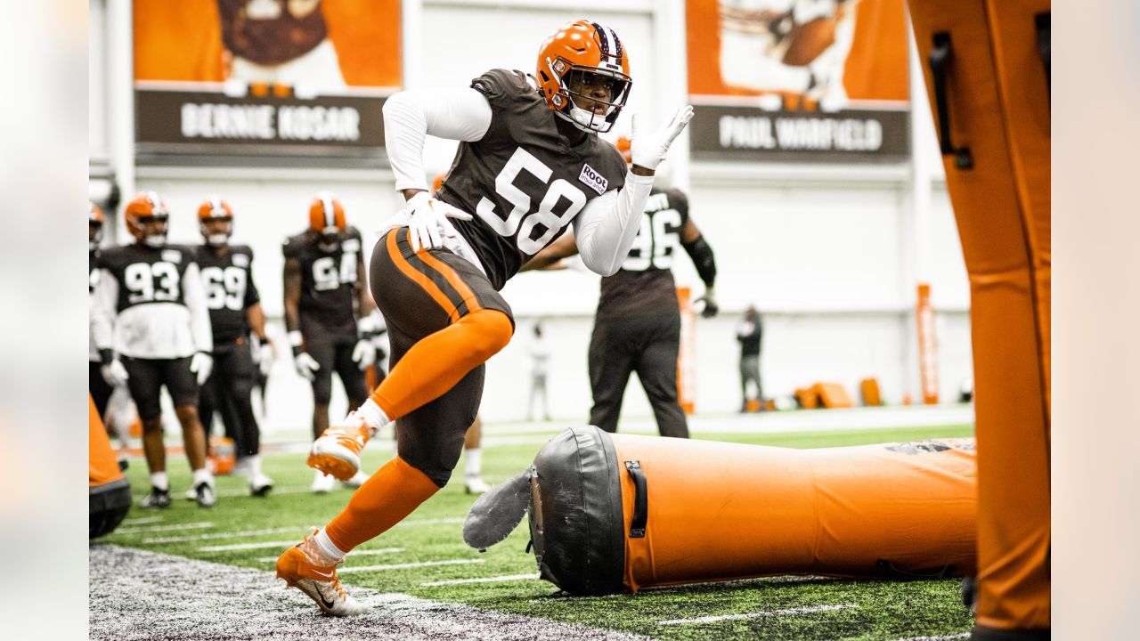 David Njoku injury update: Browns TE dealing with another knee injury for  Week 13 - DraftKings Network