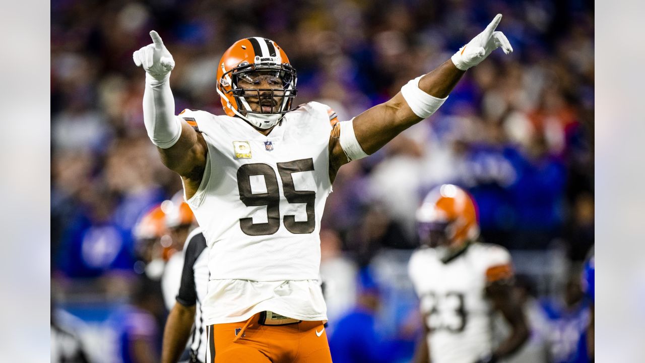 Cleveland Browns defensive end Isaiah Thomas, 2022-2023 season 