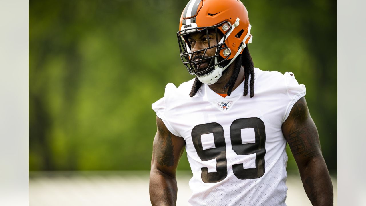 OTA Notebook: Za'Darius Smith describes 'great feeling' of joining