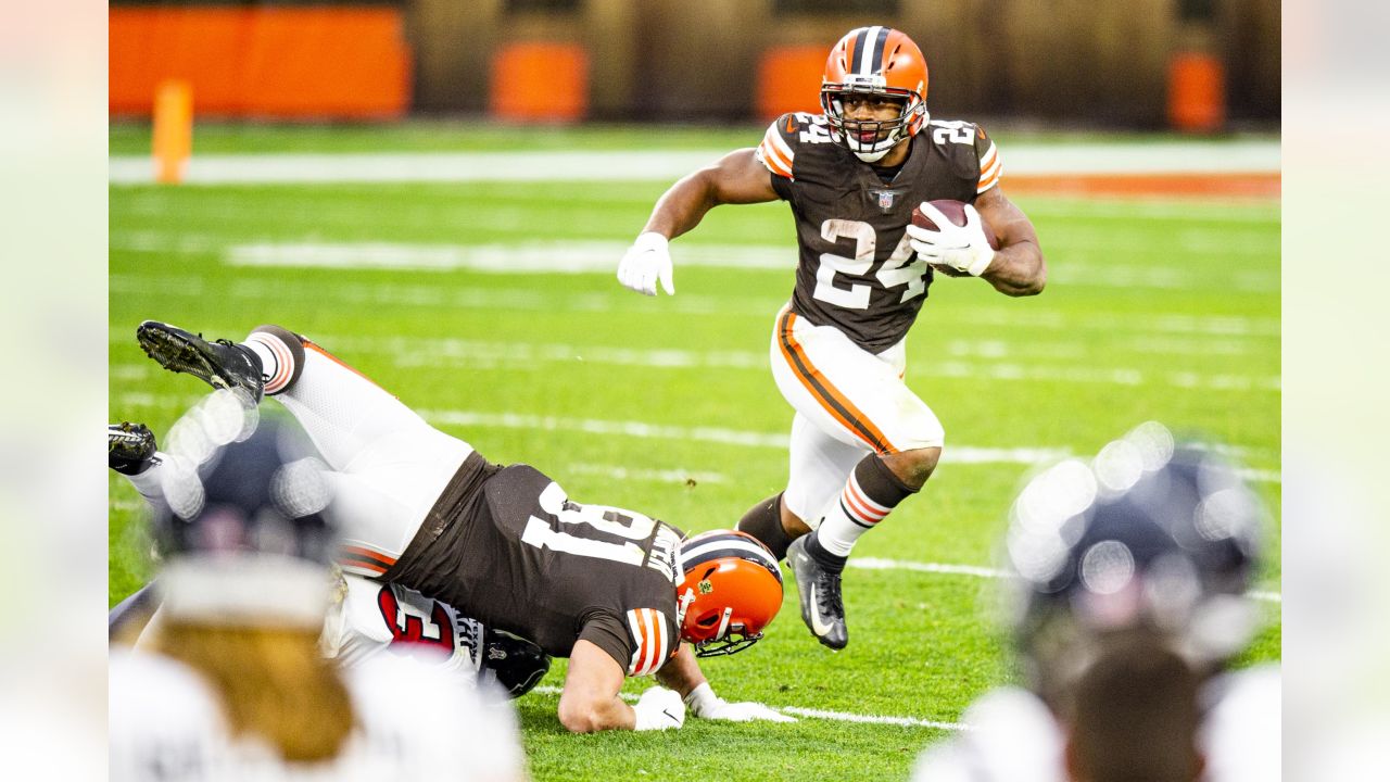 Browns Nick Chubb nominated for Art Rooney Sportsmanship Award; 3 Browns  players lead in Pro Bowl voting 