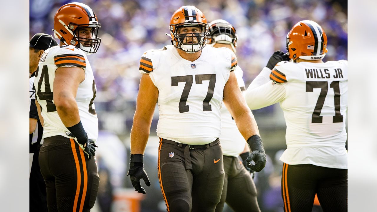 Cleveland Browns guard Wyatt Teller (77) lines up for a play during an NFL  football game against the Tampa Bay Buccaneers, Sunday, Nov. 27, 2022, in  Cleveland. (AP Photo/Kirk Irwin Stock Photo - Alamy