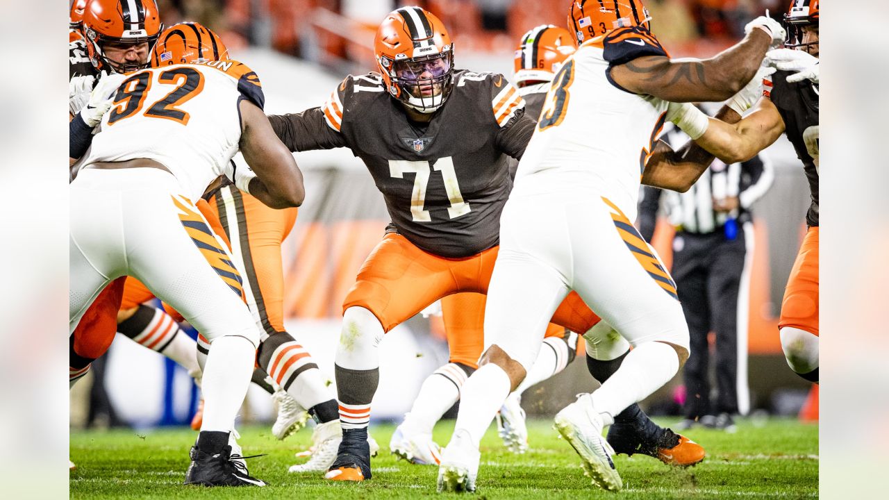 Stefanski doles out much-deserved praise for Browns O-line