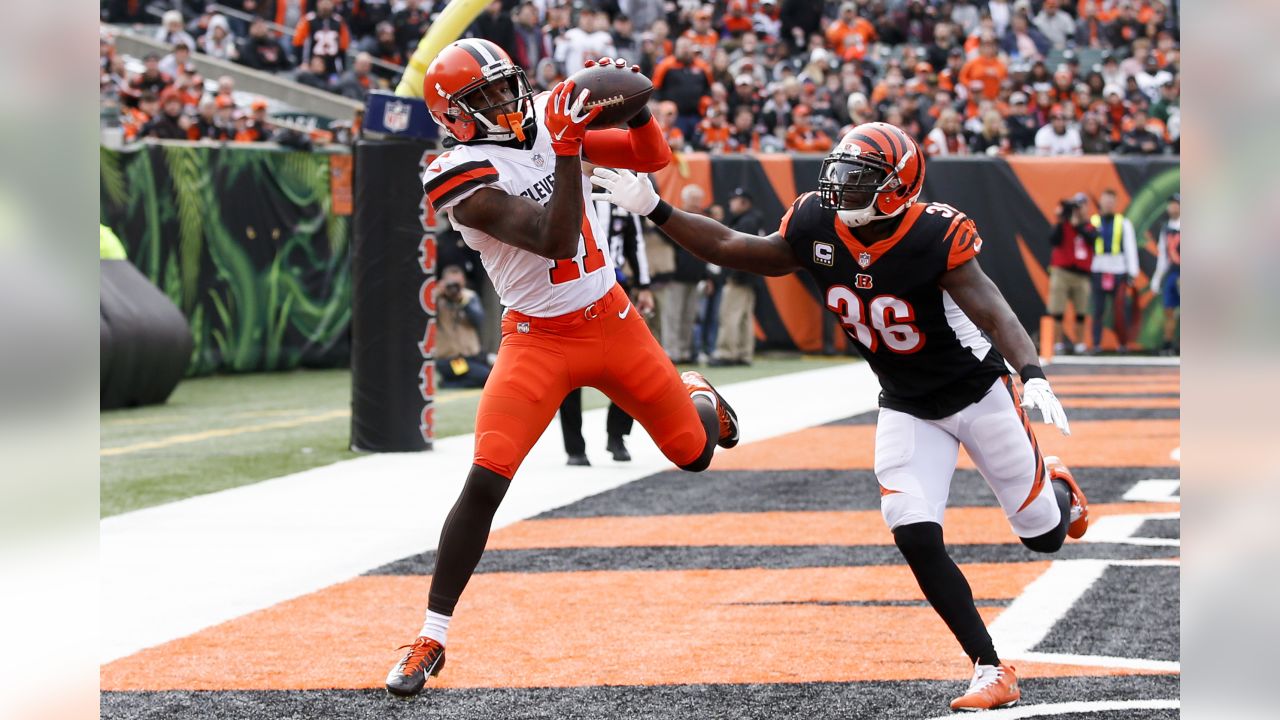 Antonio Callaway of the Cleveland Browns runs after catching a pass