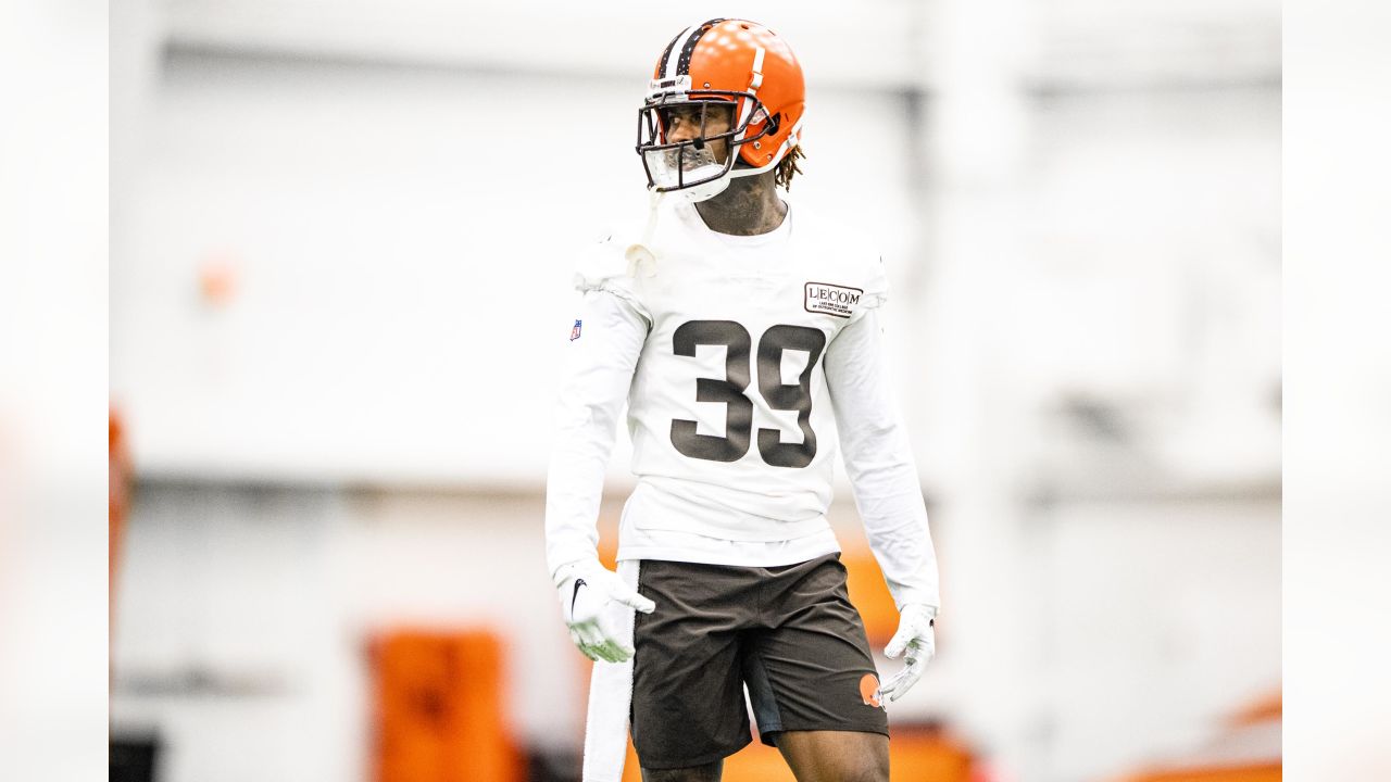 Browns D confident in depth as roster shuffle hits key positions